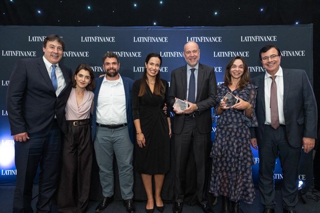 Da esquerda para direita, Fabiano Puppi (Aegea), Elisa Capistrano de Castro (BNDES), Eduardo Christensen Nali (BNDES), Adriana Albanese (Aegea), André Pires (Aegea), Fabiana Judas (Aegea) e Sérgio Toledo (Equipav)